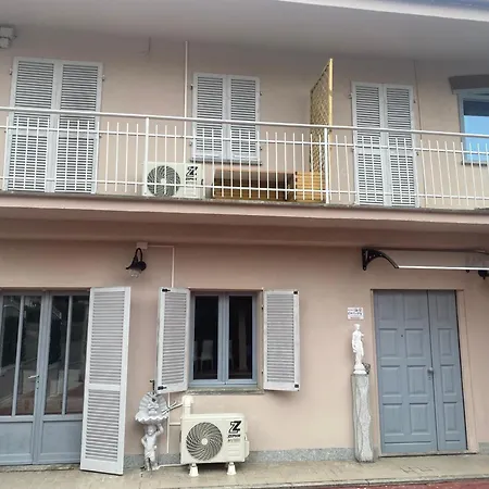 La Casa Di Cate & Adry Bed and Breakfast Envie