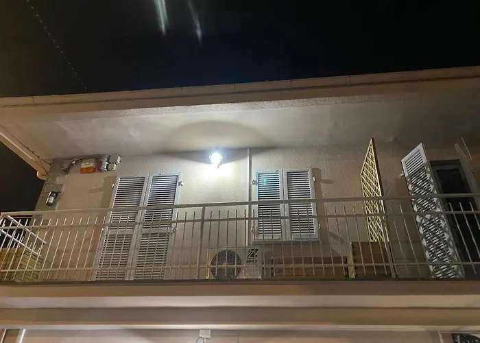 فندق مبيت وإفطار La Casa Di Cate & Adry Envie